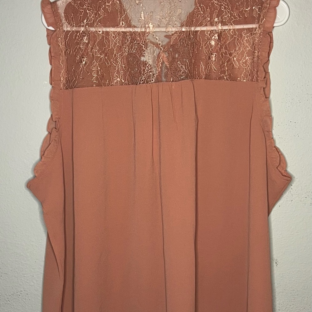 NWT Maurices Sleeveless Blouse with Lace Detail- Blush/Light Terracotta - Picture 8 of 8